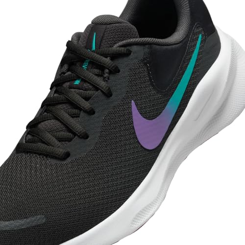 NIKE Women's Revolutin 7 Sneaker