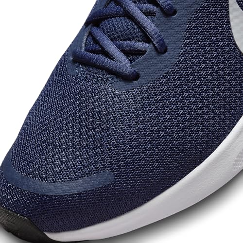 NIKE Men's Revolution 7Sneaker