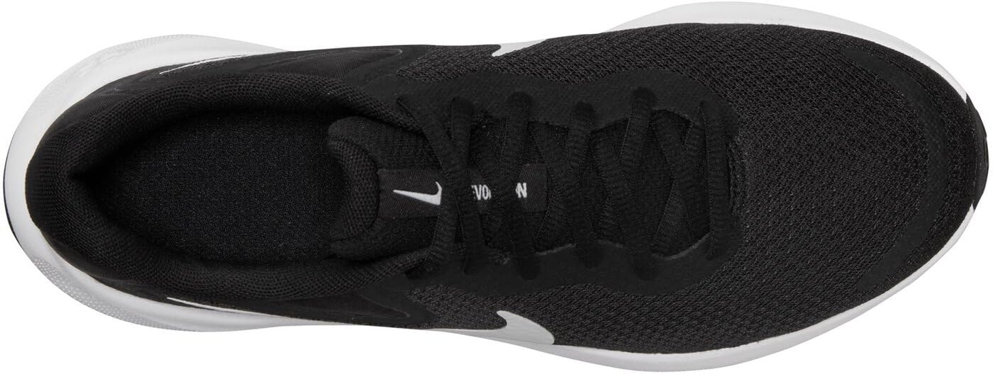 NIKE Women's Revolutin 7 Sneaker