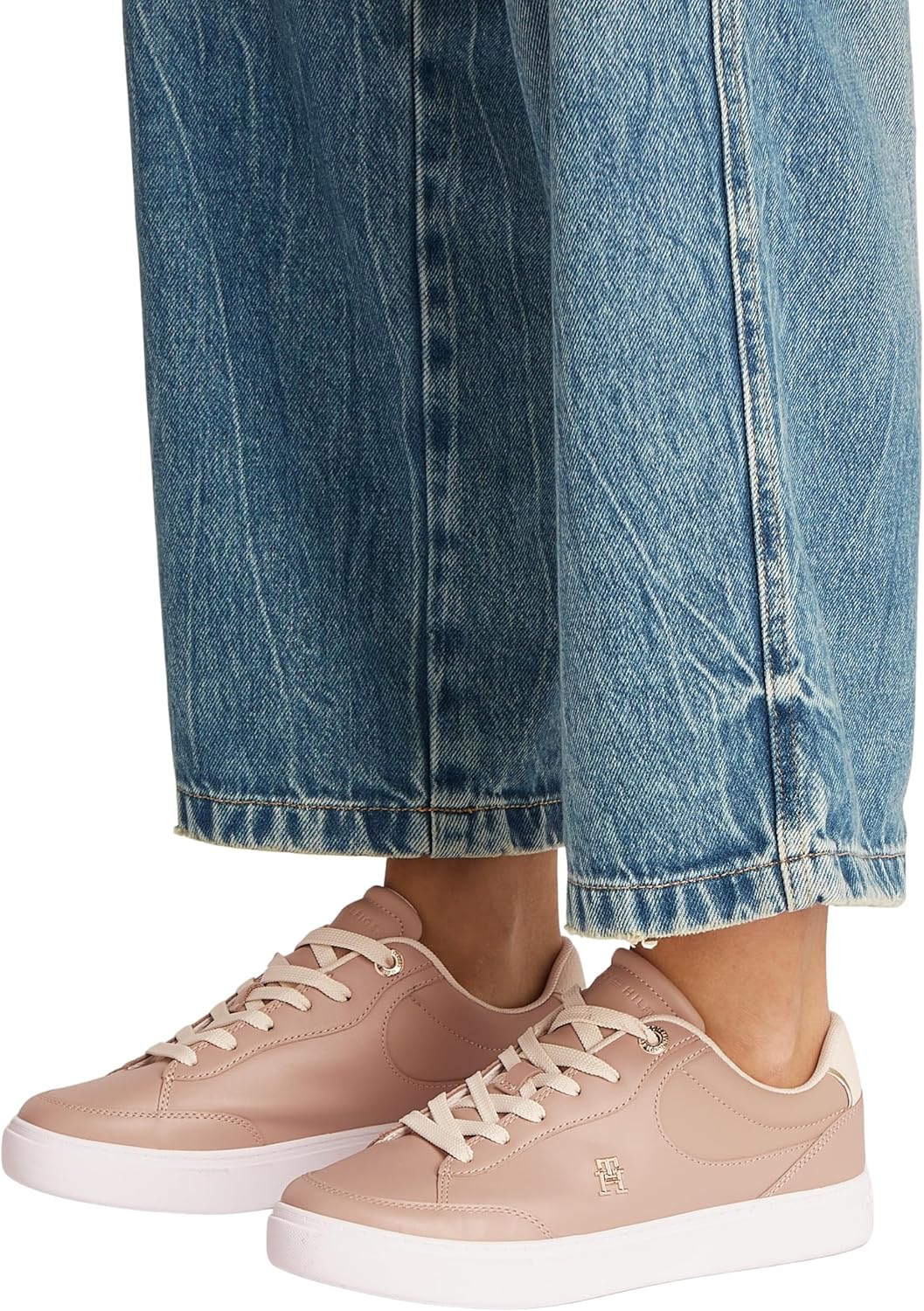 Tommy Hilfiger Women's Essential Chic Court Sneaker