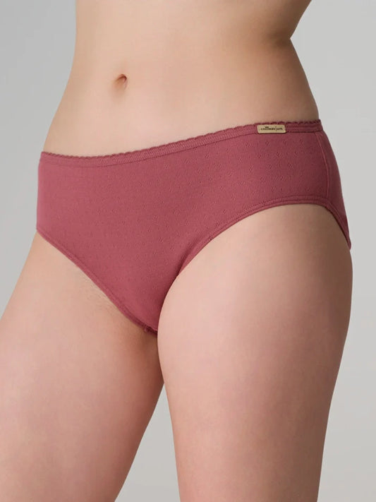 Women’s mid-rise brief in dark rose with smooth front and leg openings