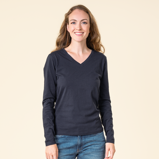 Women’s organic long-sleeve V-neck top in navy blue, fitted knit style