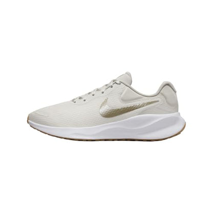 NIKE Women's Revolutin 7 Sneaker