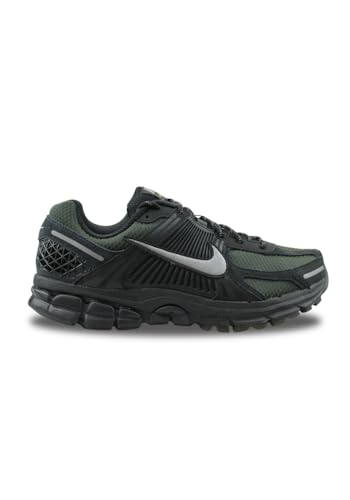 NIKE Men's Zoom Vomero 5 Sneaker