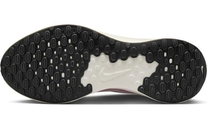 NIKE Men's Revolution 7 Sneaker