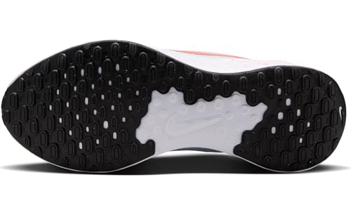 Nike Women's Revolution 7 Sneaker