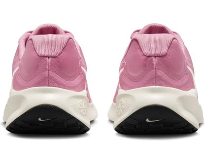 NIKE Men's Revolution 7 Sneaker