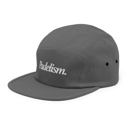 Five-panel cap in grey with Padelism logo on front
