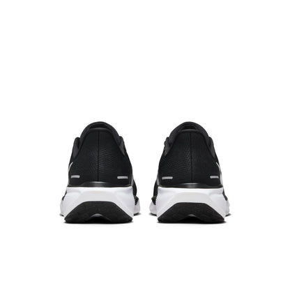 NIKE Men's Air Zoom Pegasus 40 Sneaker