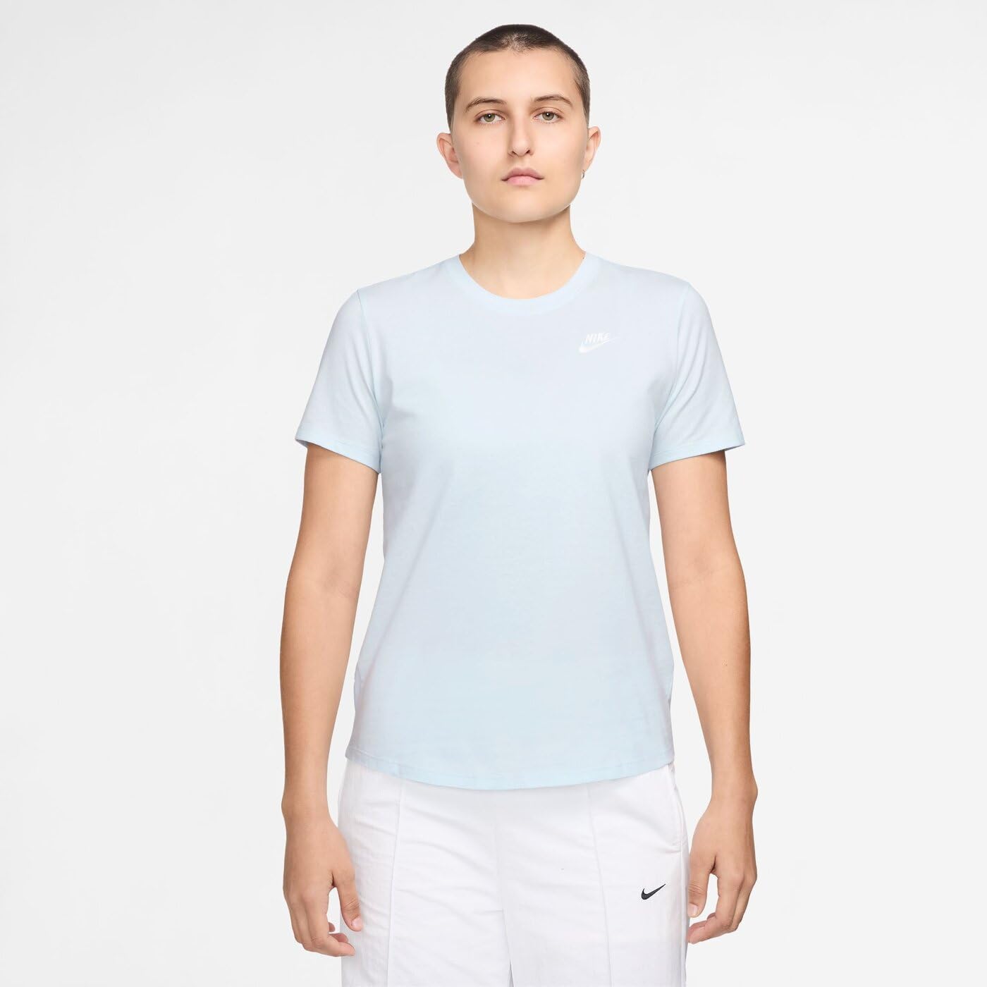 NIKE Women's Club T-Shirt (Pack of 1)