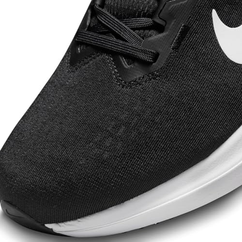 NIKE Men's Winflo 10 Sneaker