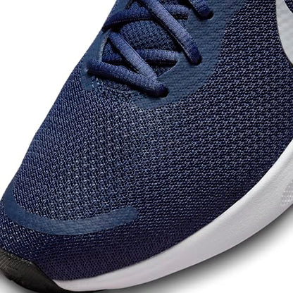 NIKE Men's Revolution 7Sneaker