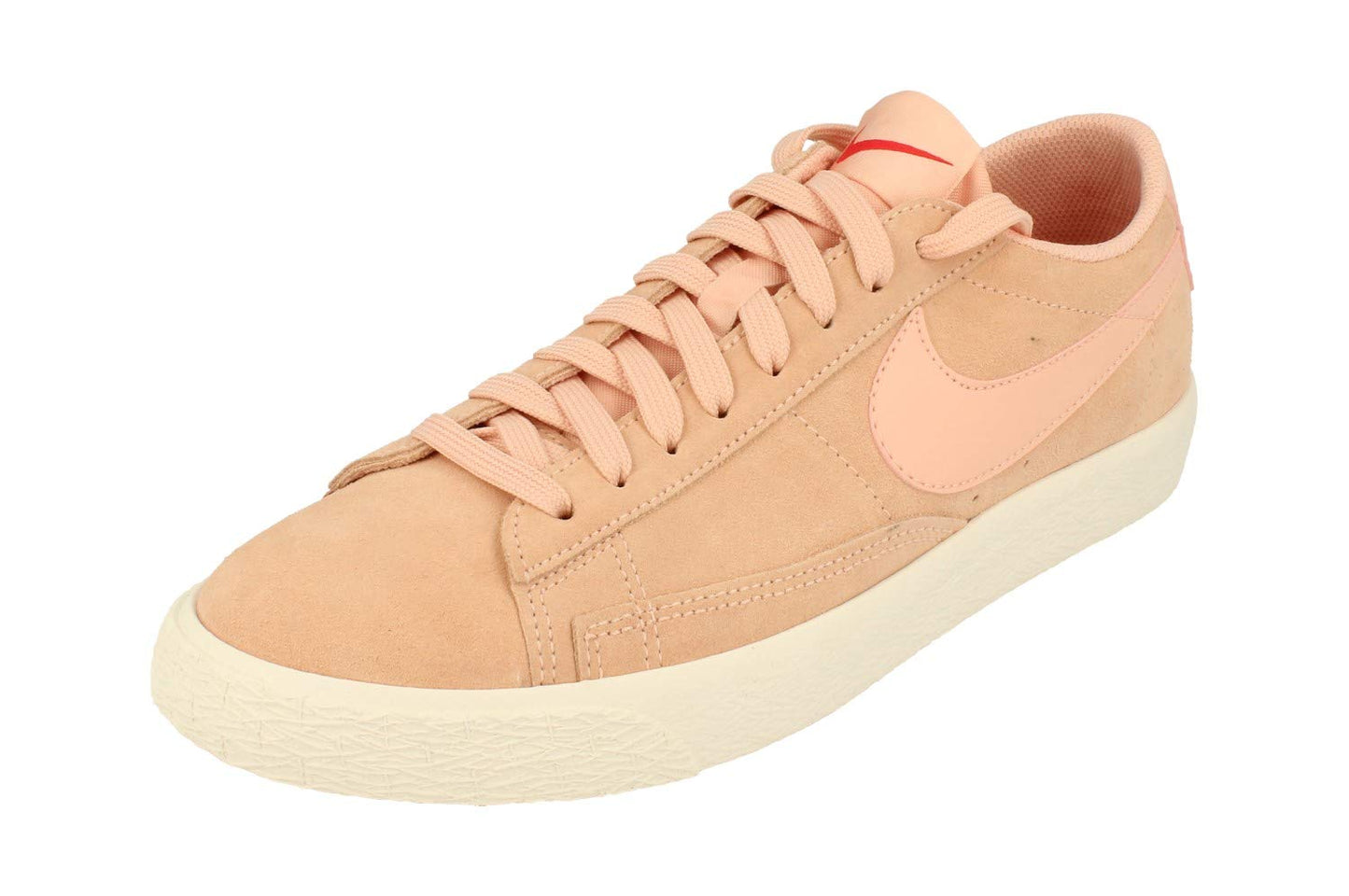 NIKE Women's Blazer Mid '77 VNTG Basketball Shoe