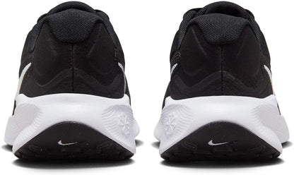 NIKE Women's Revolutin 7 Sneaker