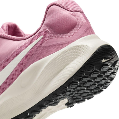 NIKE Men's Revolution 7 Sneaker