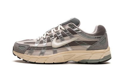 NIKE Men's P-6000