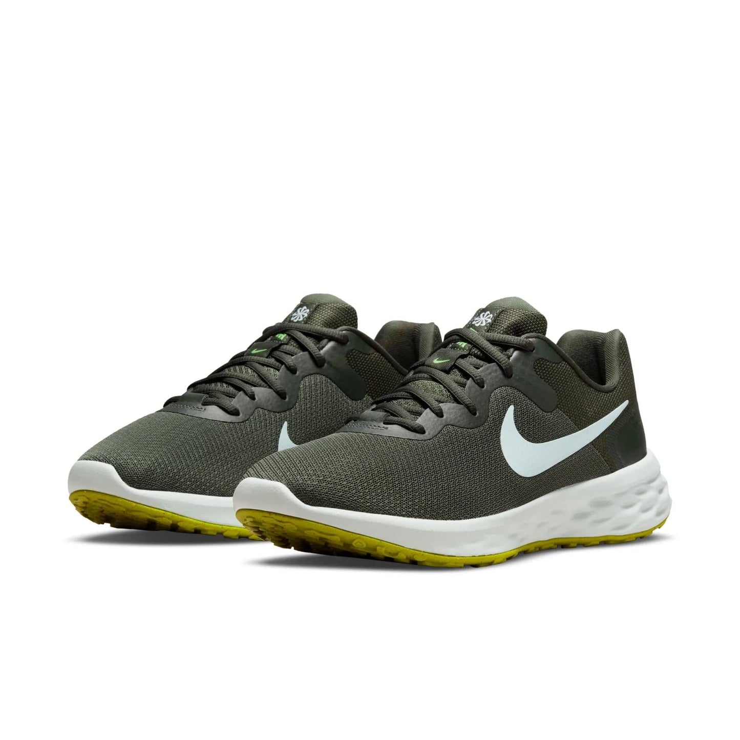 NIKE Men's Revolution 5 Flyease Running Shoe