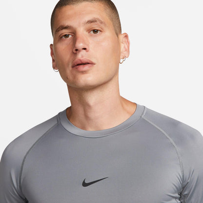 NIKE Men's M Np Df Tight Top Ss Sweatshirt