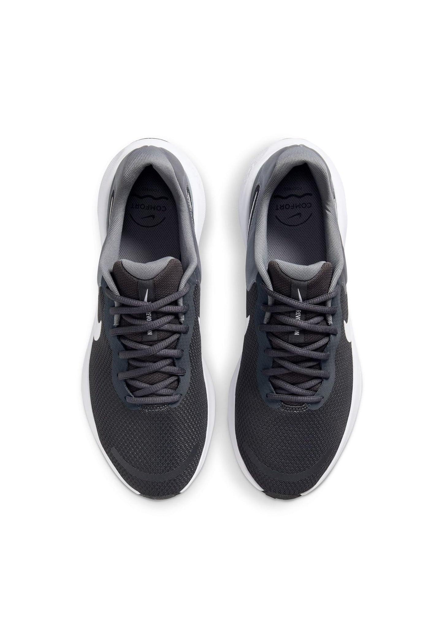 NIKE Men's Revolution 7 Sneaker