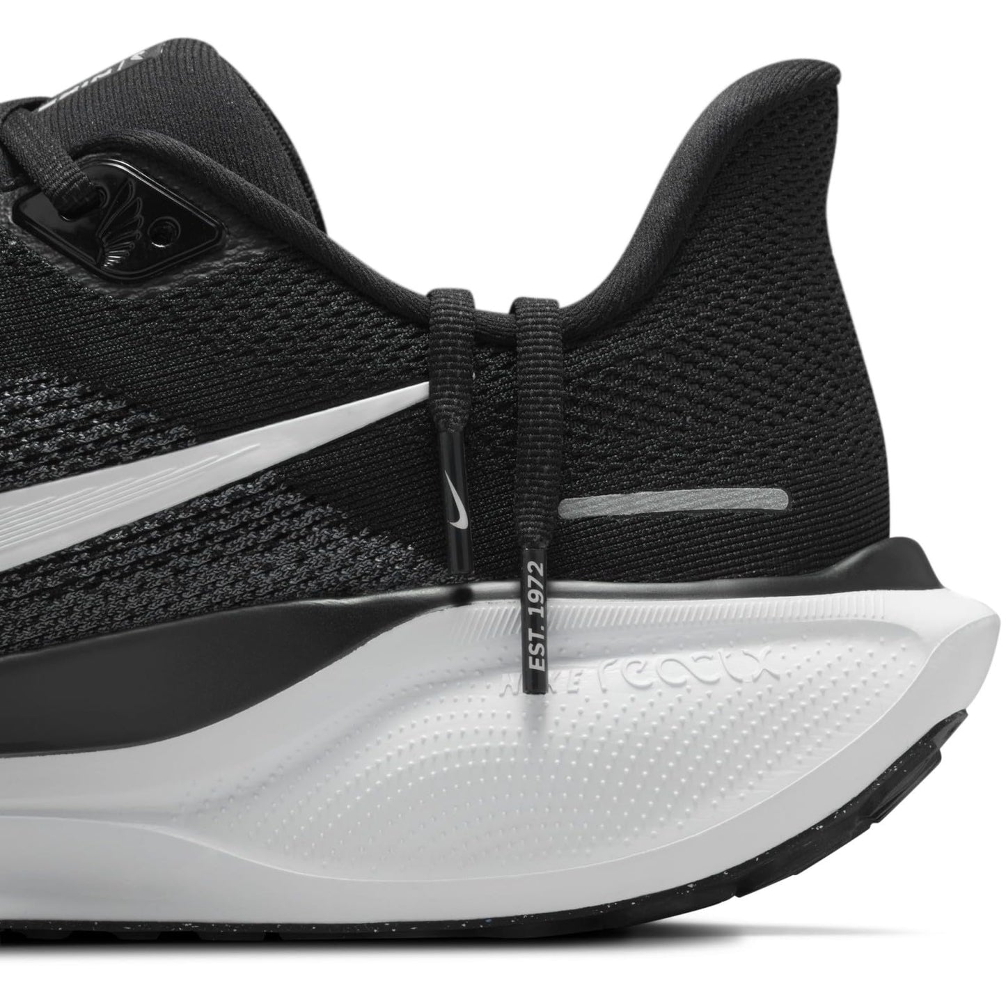 NIKE Men's Air Zoom Pegasus 40 Sneaker