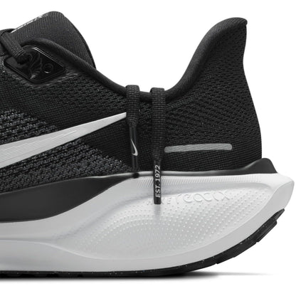 NIKE Men's Air Zoom Pegasus 40 Sneaker