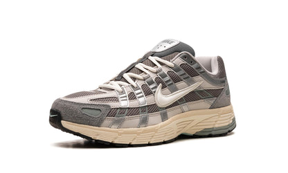 NIKE Men's P-6000