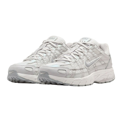 NIKE Women's W P-6000 Se