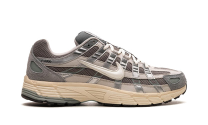 NIKE Men's P-6000