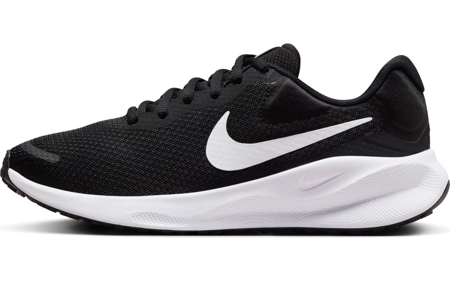NIKE Women's Revolutin 7 Sneaker