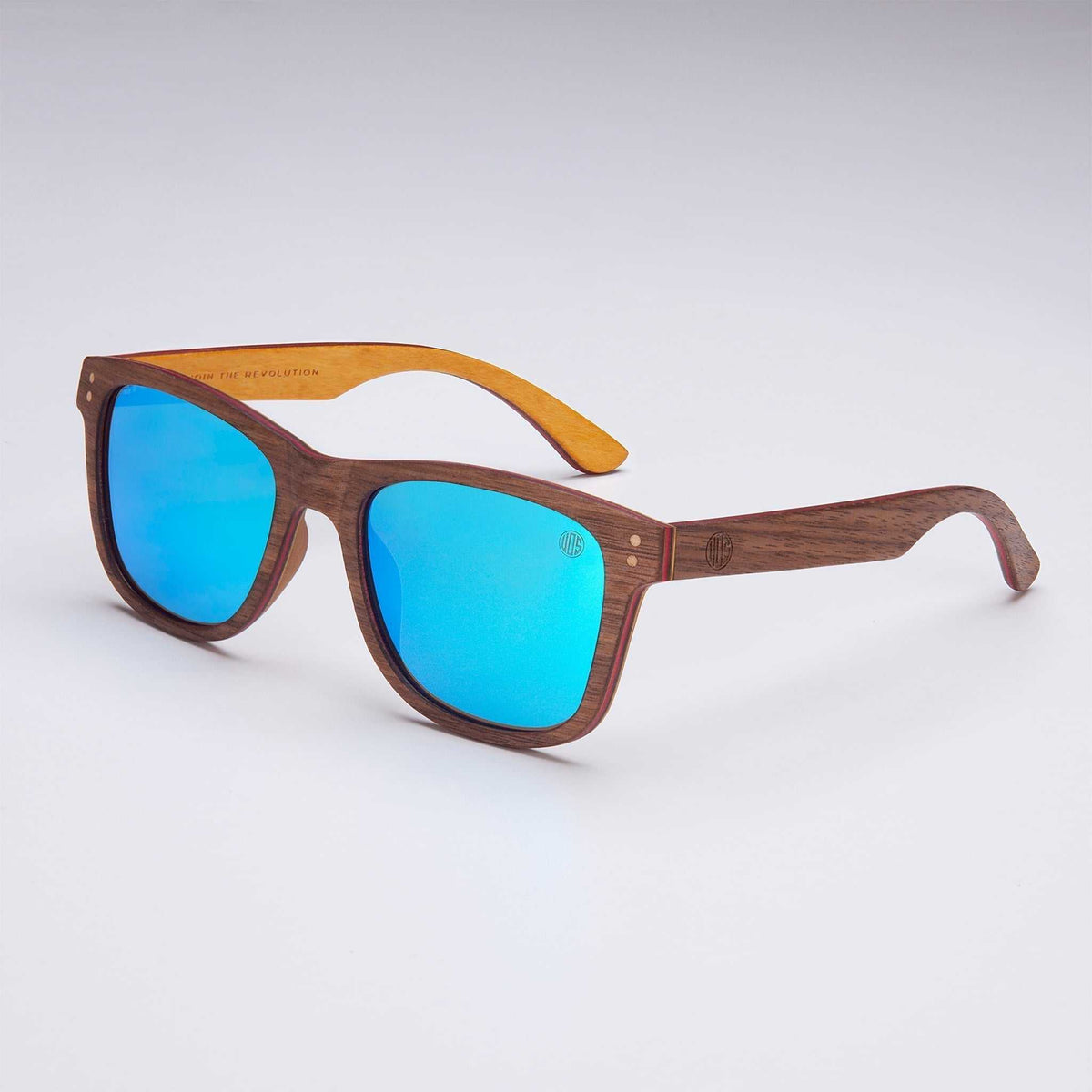 Wood-look sunglasses with blue mirrored lenses and brown frames