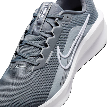 NIKE Men's Downshifter 13 Sneaker