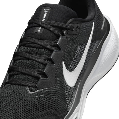 NIKE Men's Air Zoom Pegasus 40 Sneaker