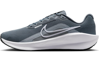 NIKE Men's Downshifter 13 Sneaker