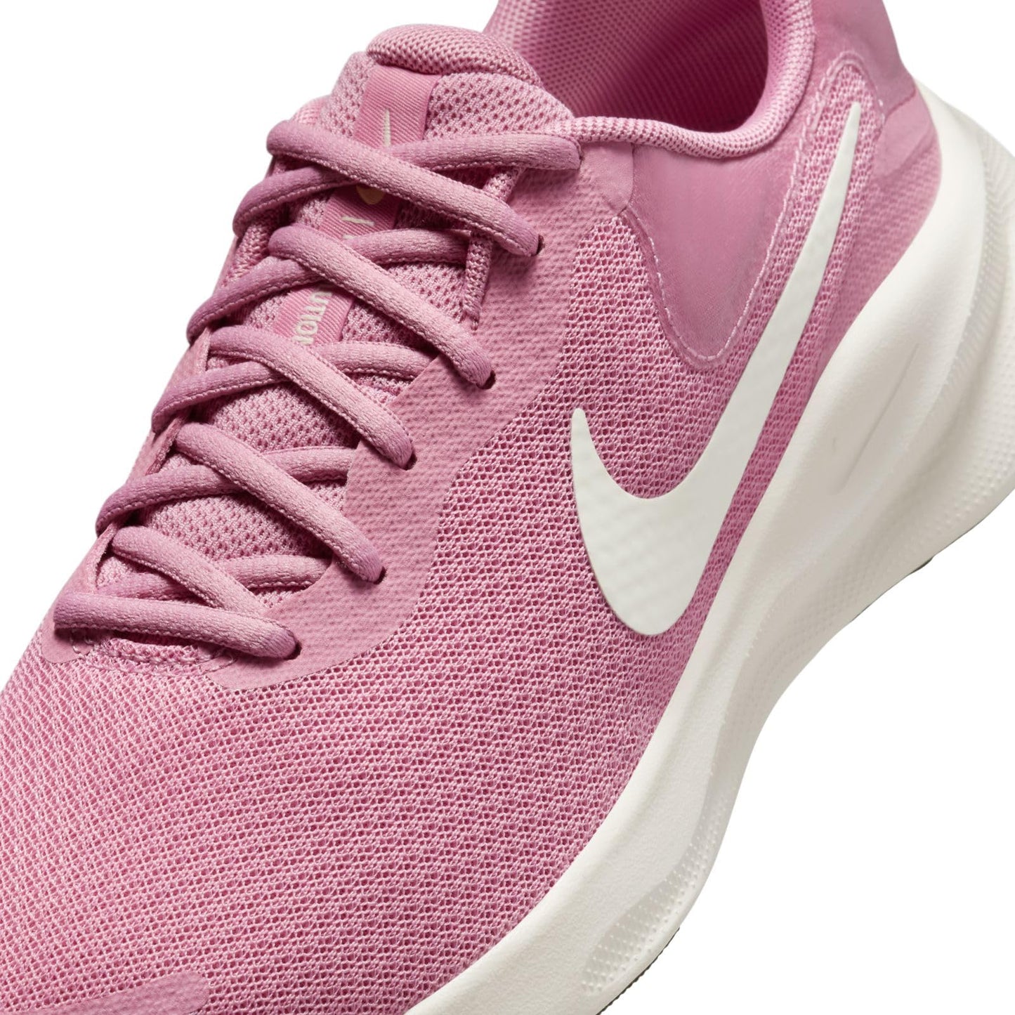 NIKE Men's Revolution 7 Sneaker
