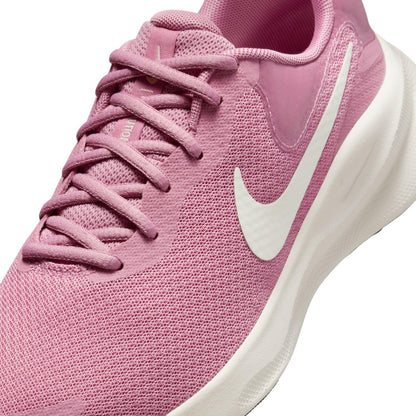 NIKE Men's Revolution 7 Sneaker
