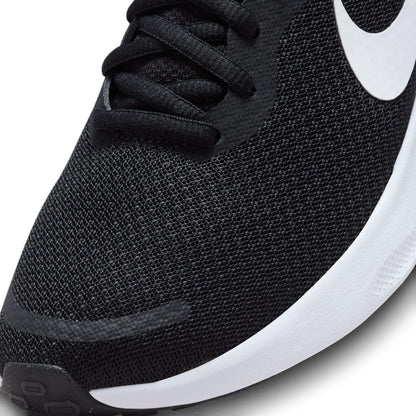 NIKE Women's Revolutin 7 Sneaker