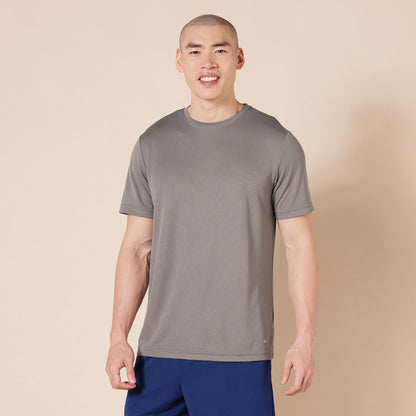 Amazon Essentials Men's Moisture Wicking Breathable Active Performance Tech Gym T-Shirts, Pack of 2