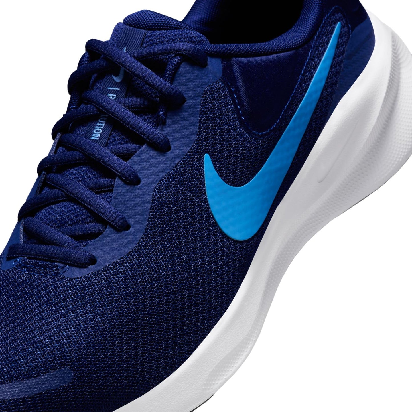 NIKE Men's Revolution 7 Sneaker