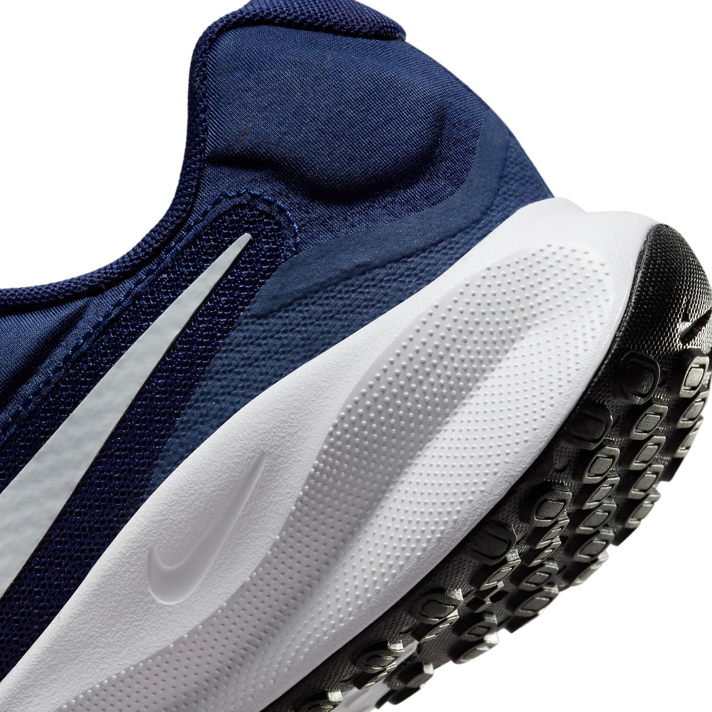 NIKE Men's Revolution 7Sneaker