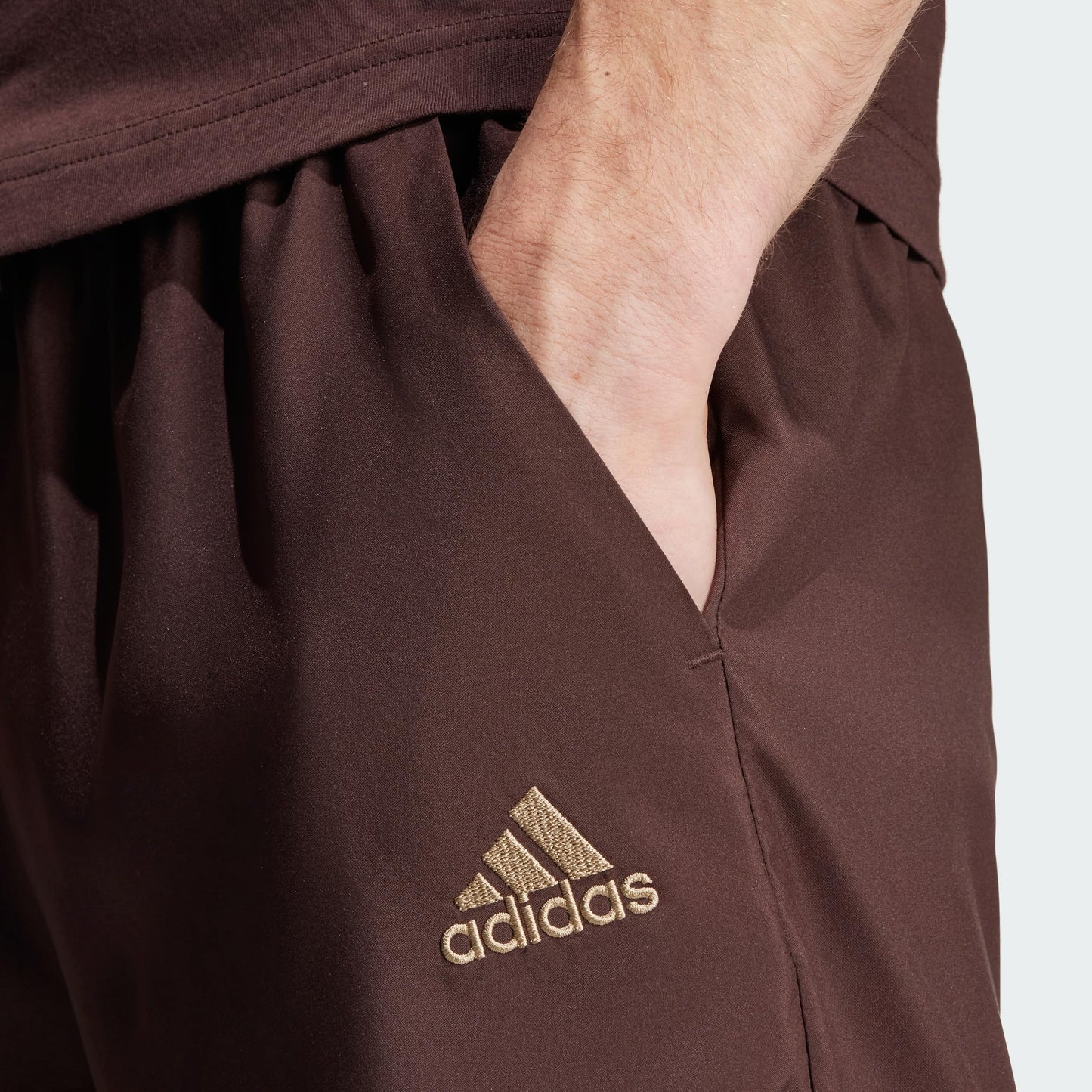 adidas Men's Aeroready Essentials Chelsea Small Logo Shorts Shorts