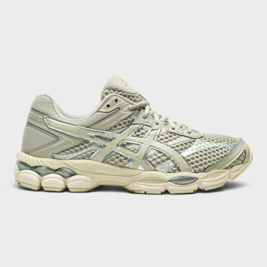 Light green and cream running sneakers with mesh upper, Gel midsole, lace-up