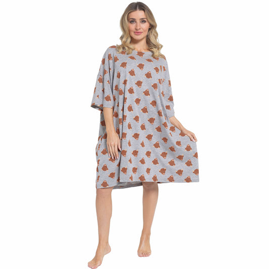 Loose cotton nightdress, round neck, short sleeves; light blue with orange cow print