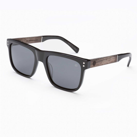 Polarised sunglasses with black frame, brown wood-effect temples, dark gray lenses