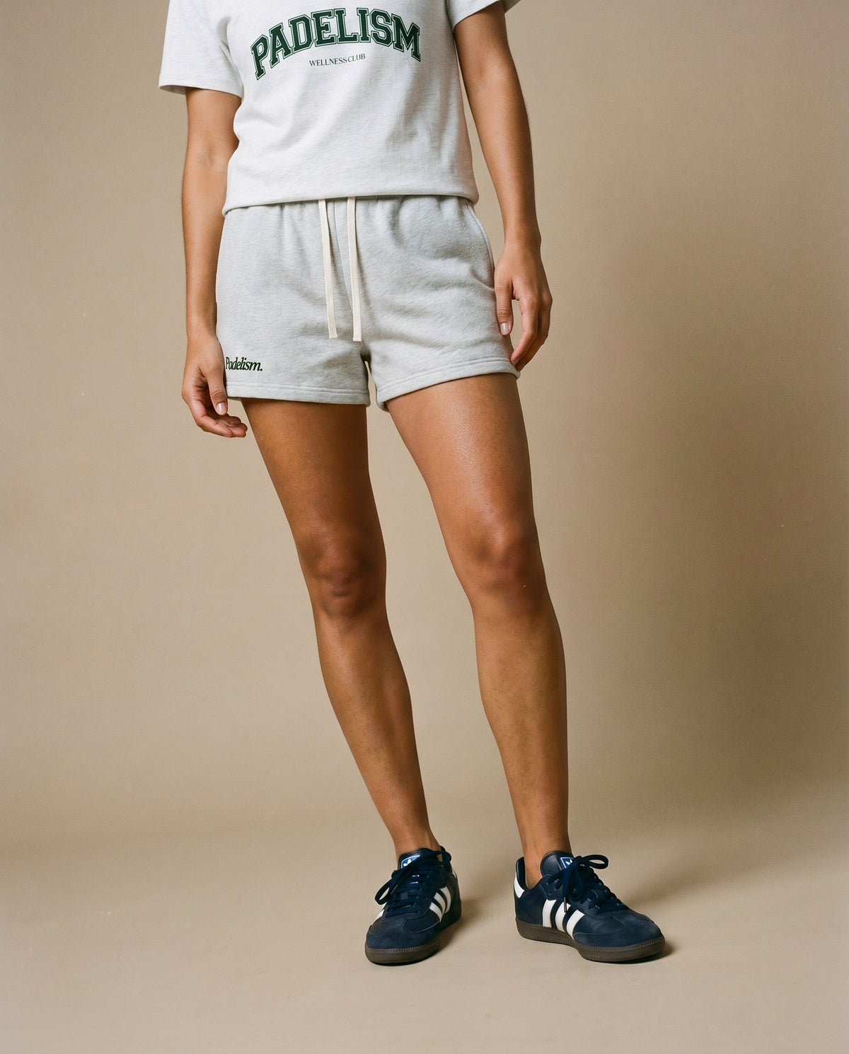 Padelism core shorts, light gray with drawstring waist and side pockets
