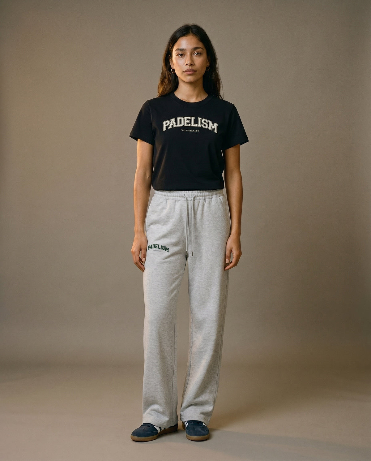 Black crewneck T-shirt with Padelism logo, short sleeves